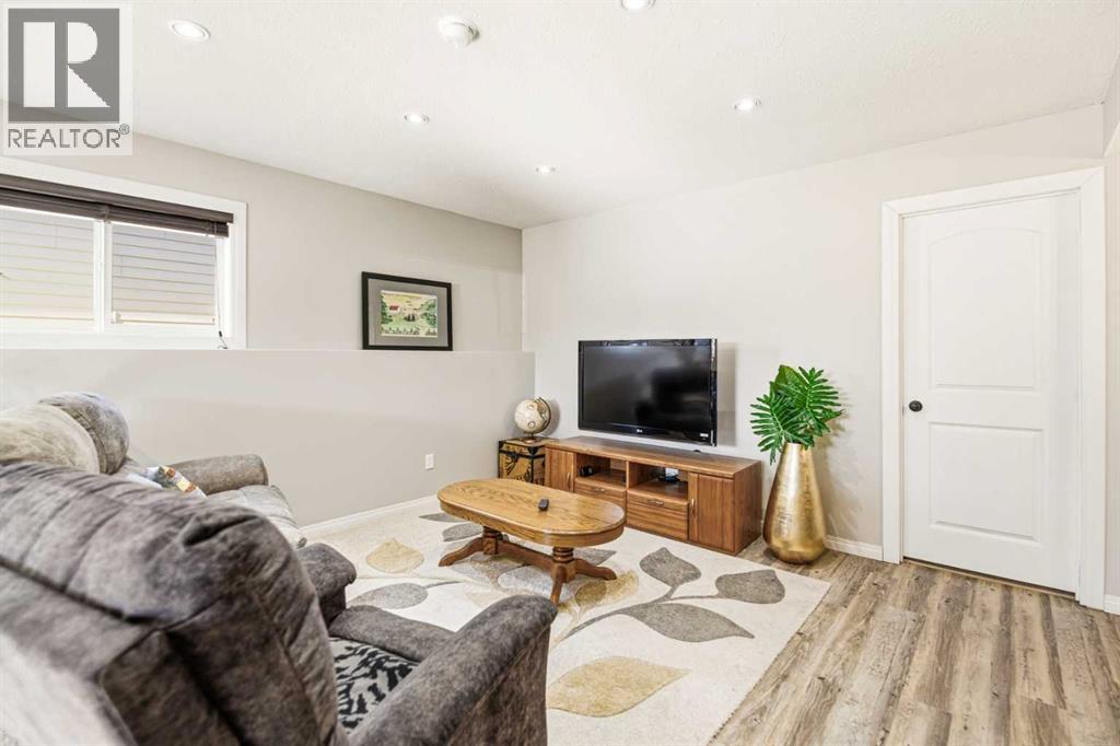 60 Garden Road, Lacombe