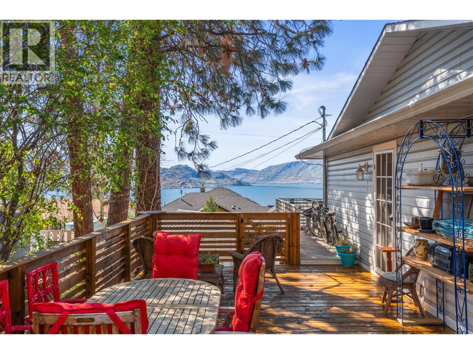  4138 4th Avenue, Peachland