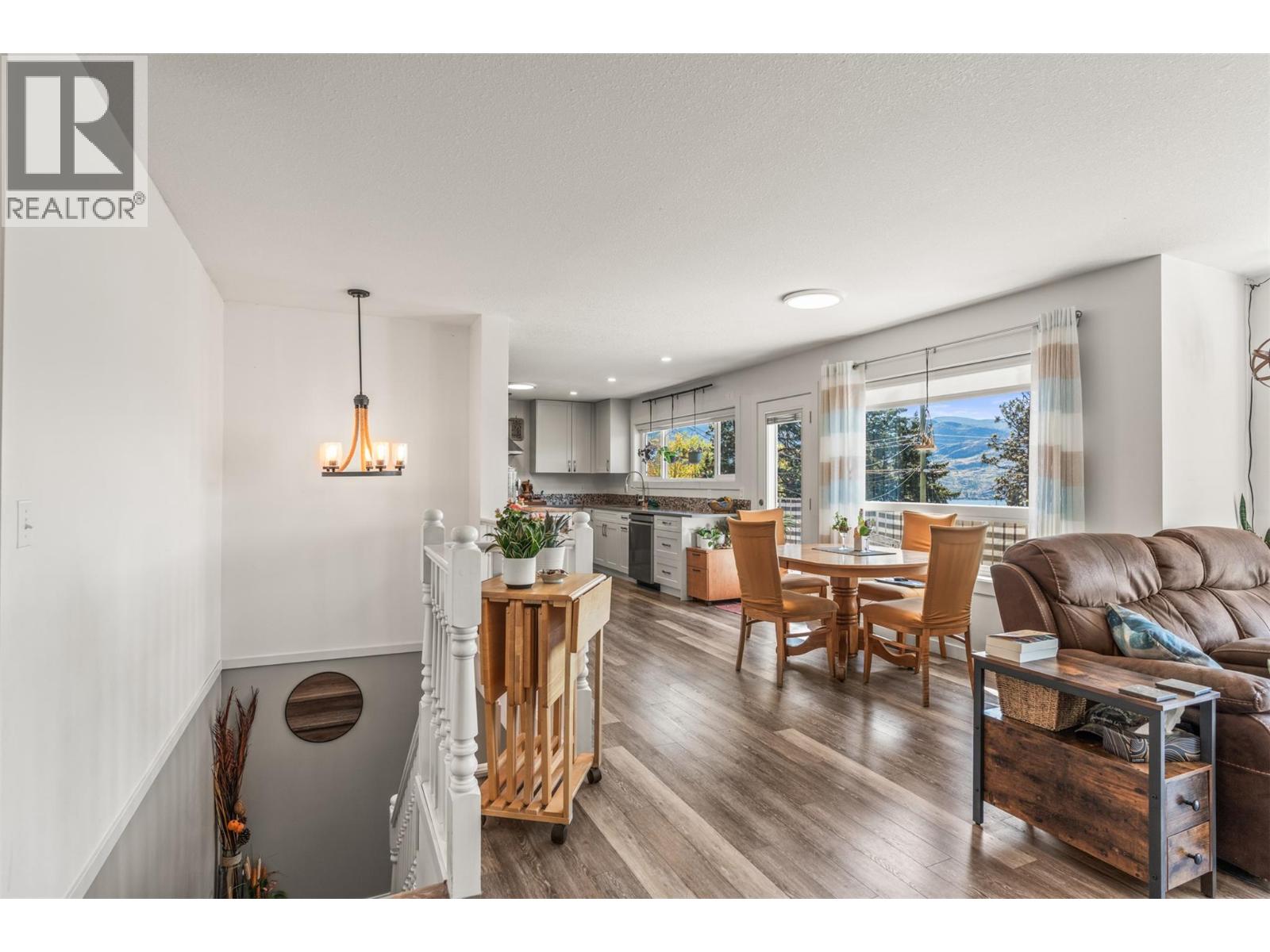  4138 4th Avenue, Peachland