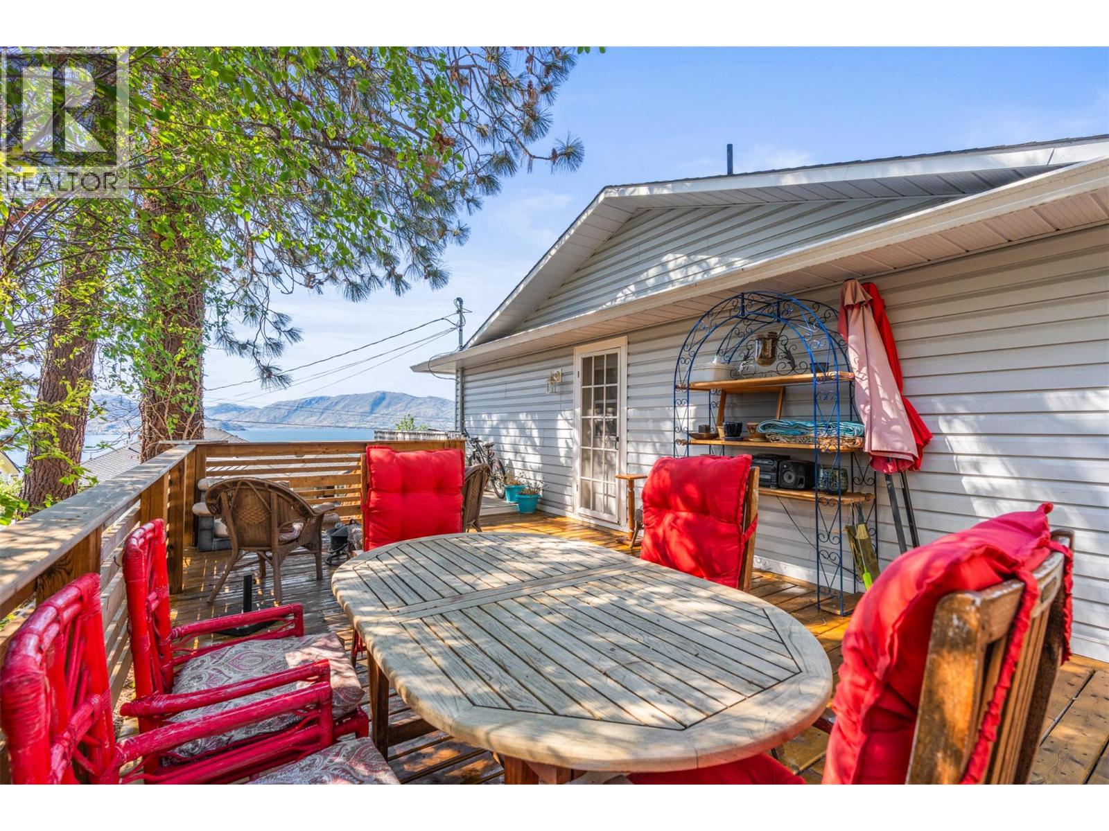  4138 4th Avenue, Peachland