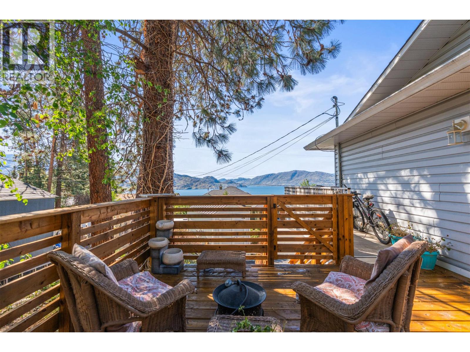  4138 4th Avenue, Peachland