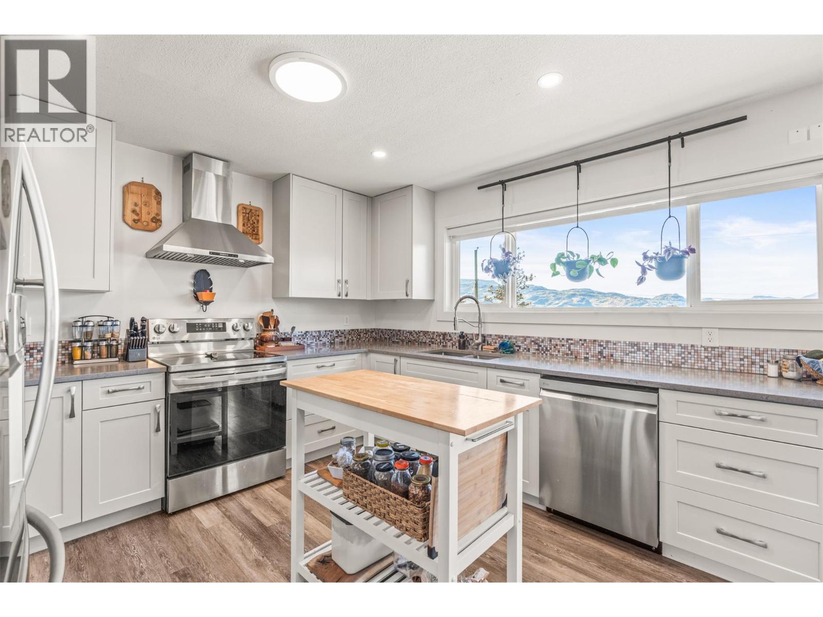  4138 4th Avenue, Peachland