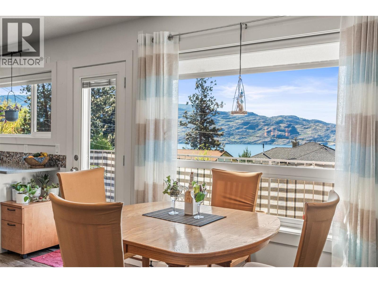  4138 4th Avenue, Peachland