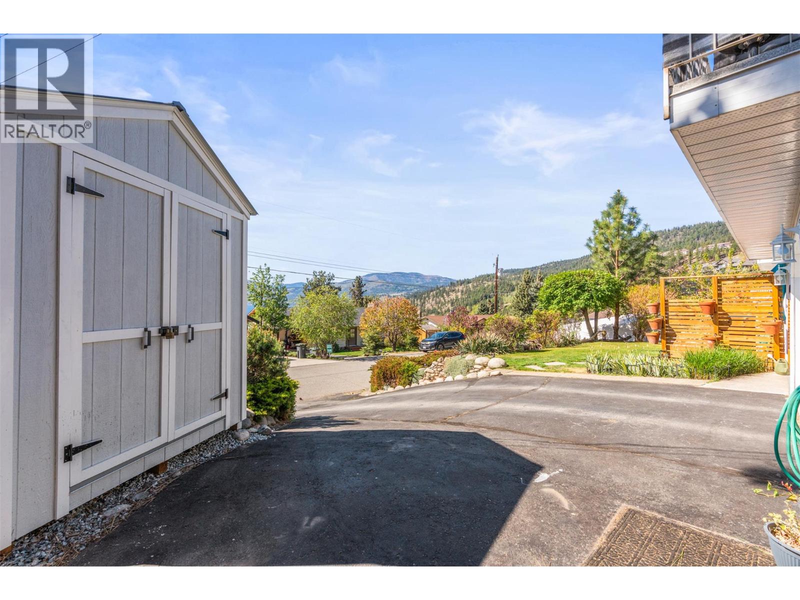  4138 4th Avenue, Peachland