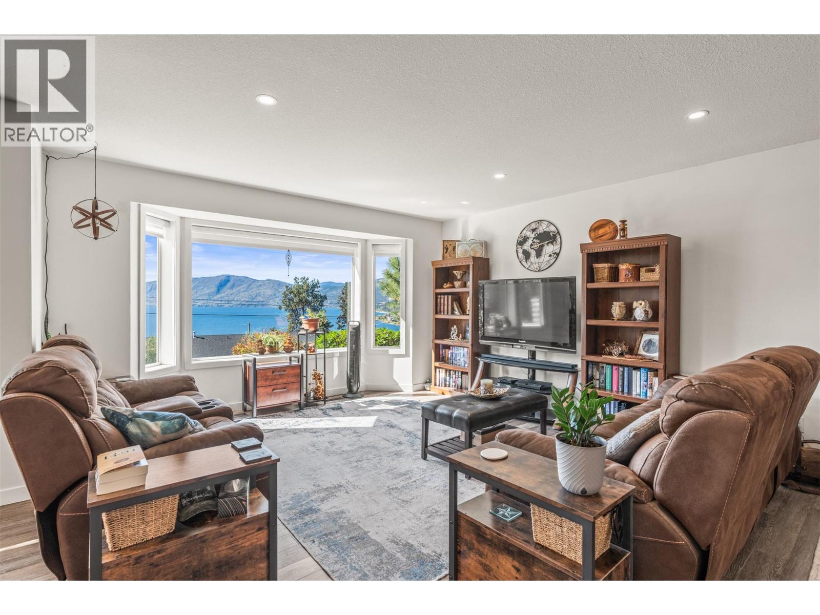  4138 4th Avenue, Peachland