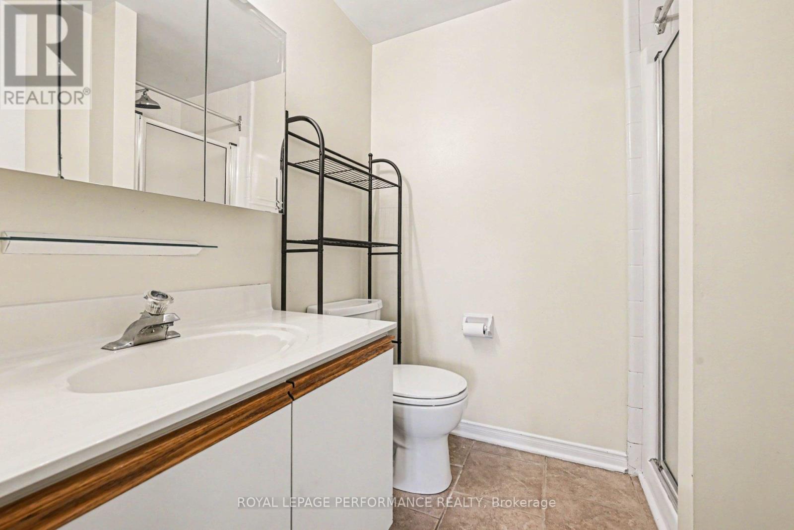 #217 8 TERRACE DRIVE - 14