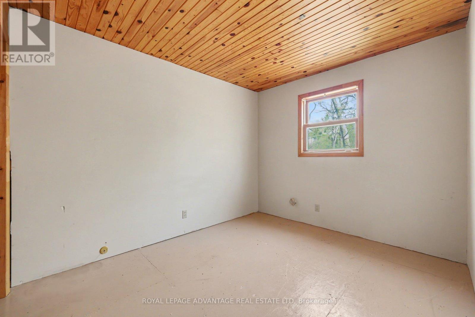 907 LAKESHORE BOULEVARD - 16
