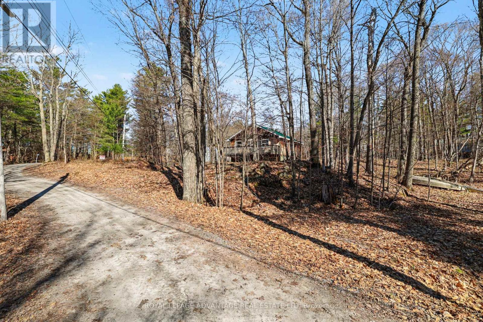 907 LAKESHORE BOULEVARD - 22
