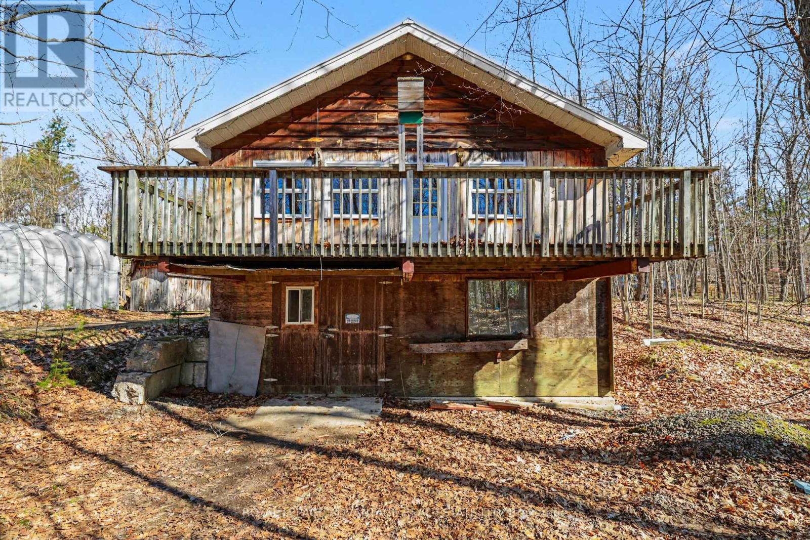 907 LAKESHORE BOULEVARD - 4