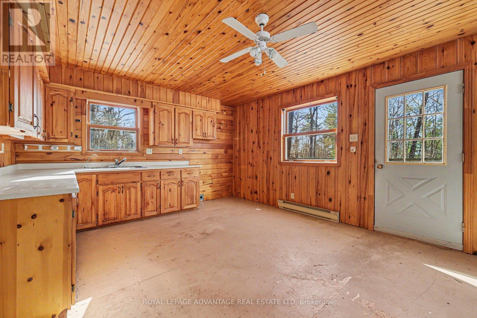 907 LAKESHORE BOULEVARD - 9