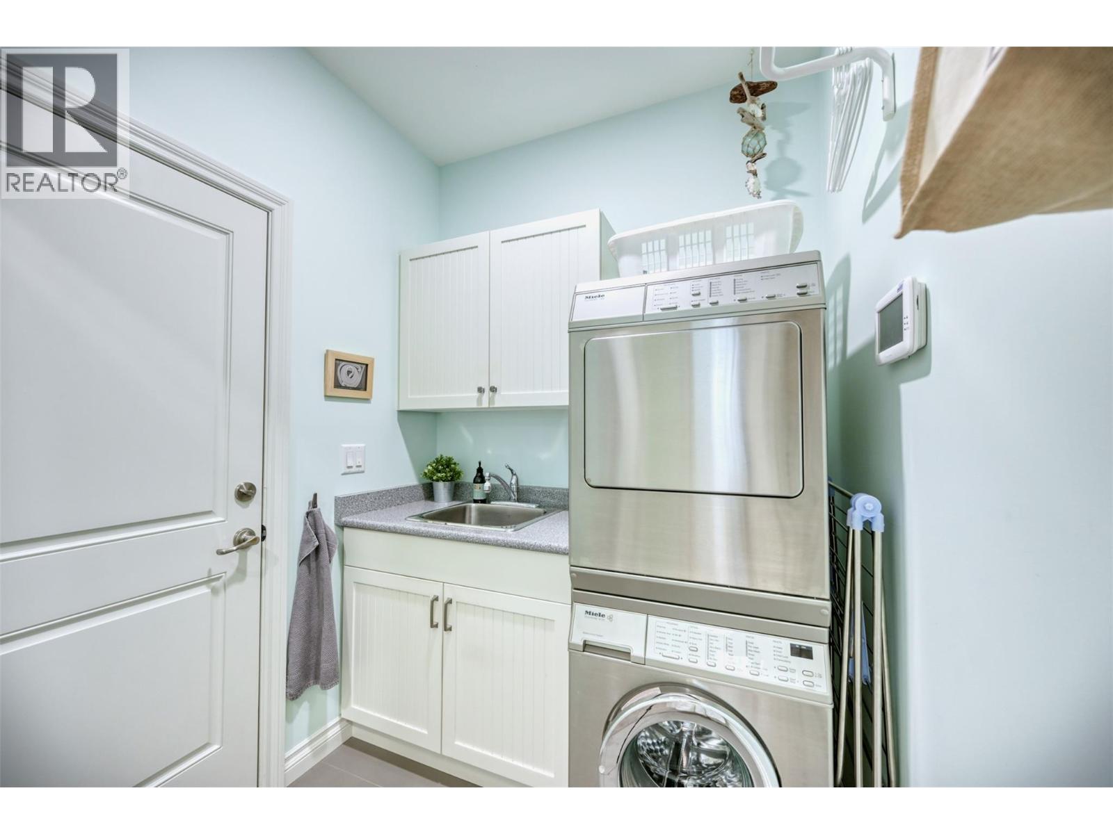 2450 RADIO TOWER Road Unit# 195, Oliver