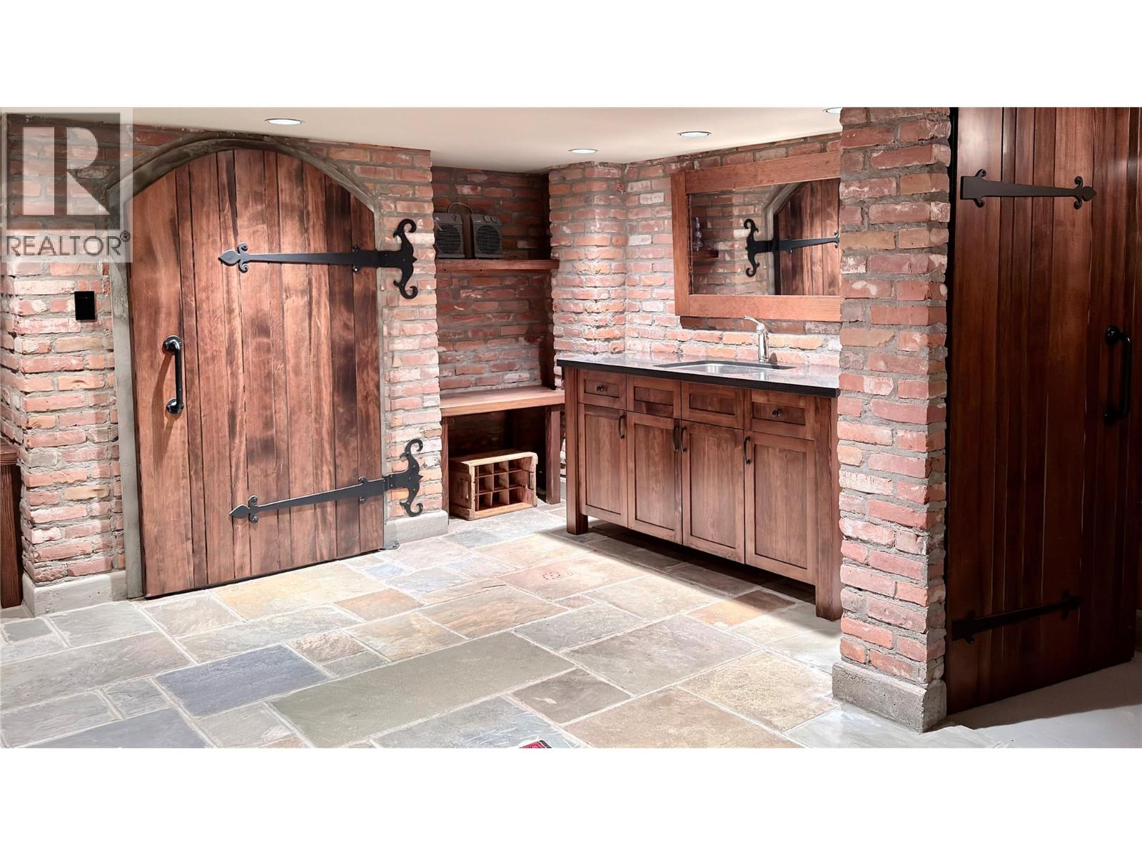 1991 Kelly Court, Christina Lake