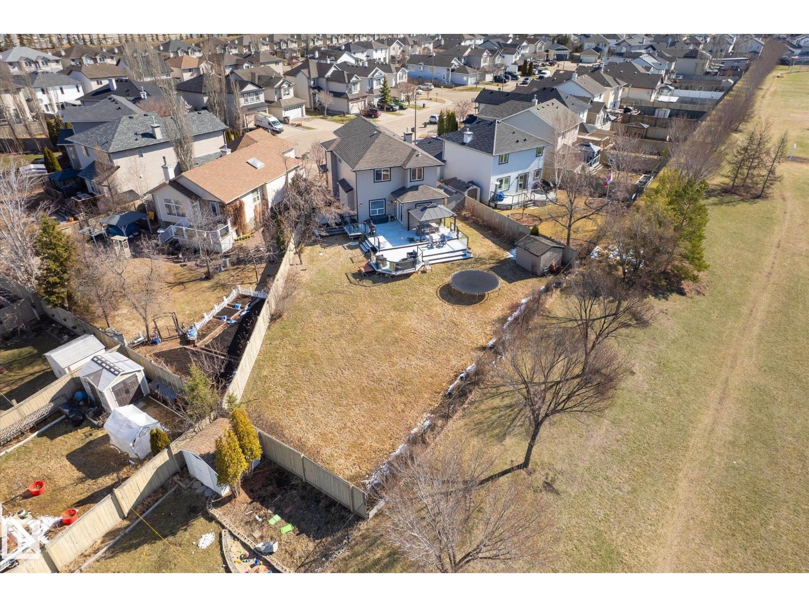 8027 3 AV SW, Edmonton