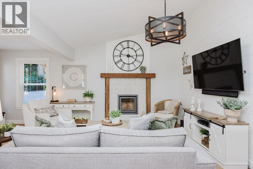 115 WILLIAMSONS LANDING ROAD, Gibsons