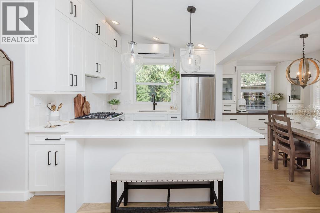 115 WILLIAMSONS LANDING ROAD, Gibsons