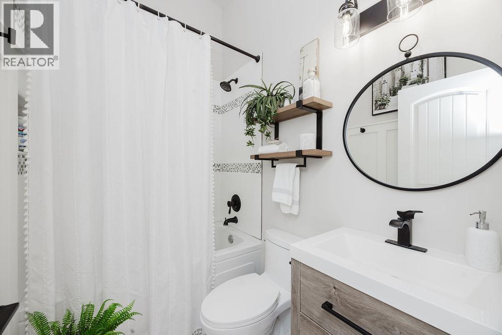 115 WILLIAMSONS LANDING ROAD, Gibsons