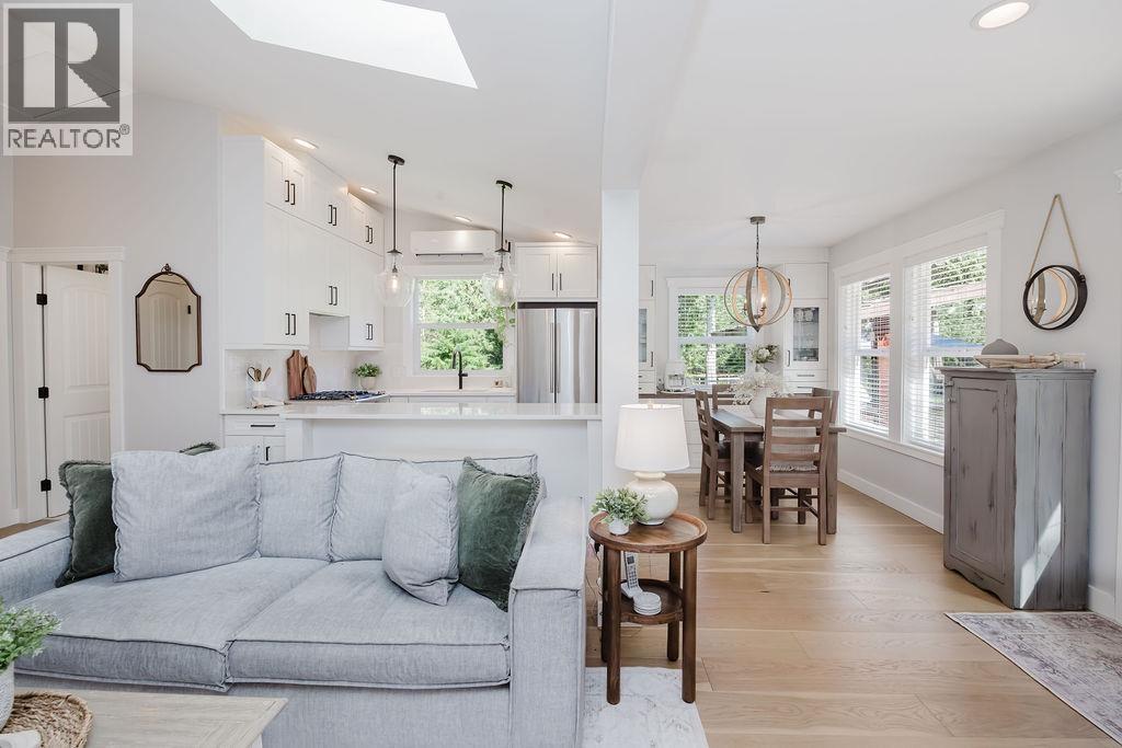 115 WILLIAMSONS LANDING ROAD, Gibsons