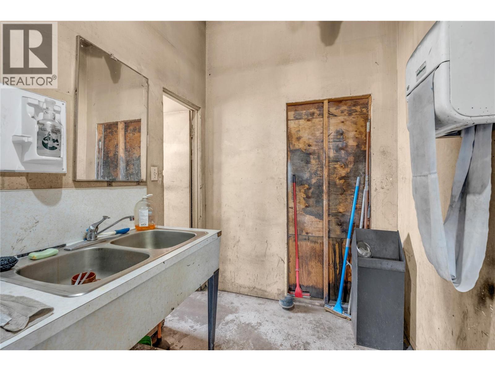 15817 Logie Road, Summerland