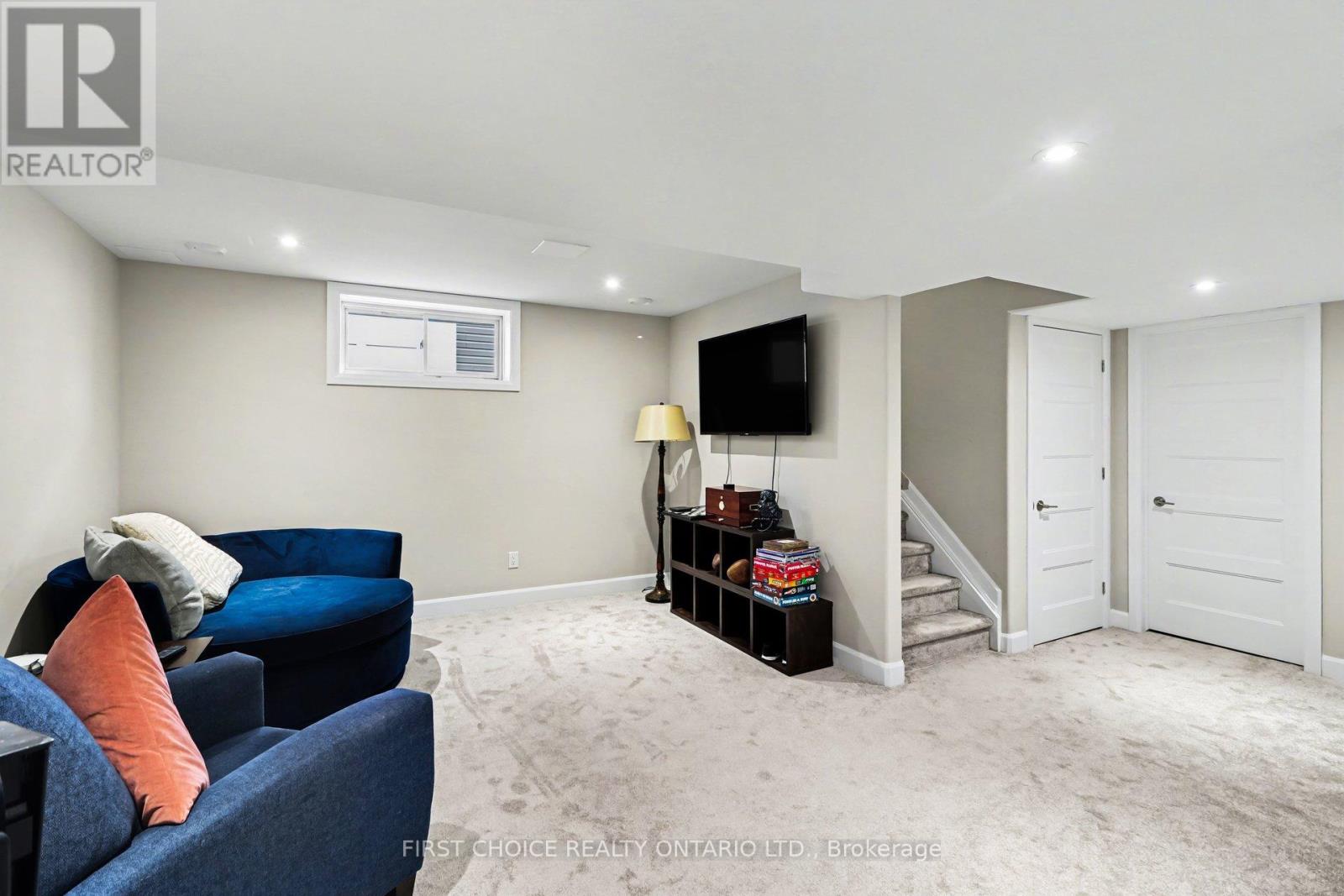 540 LUCENT STREET - 22
