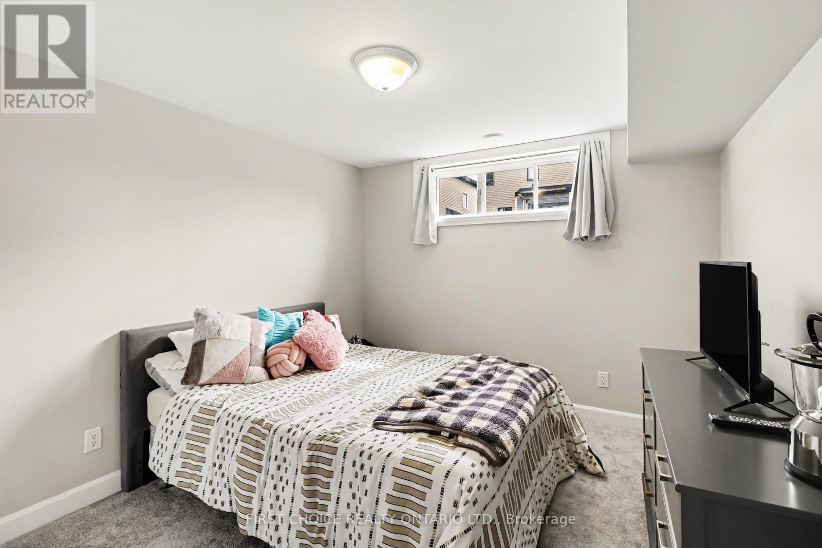 540 LUCENT STREET - 25
