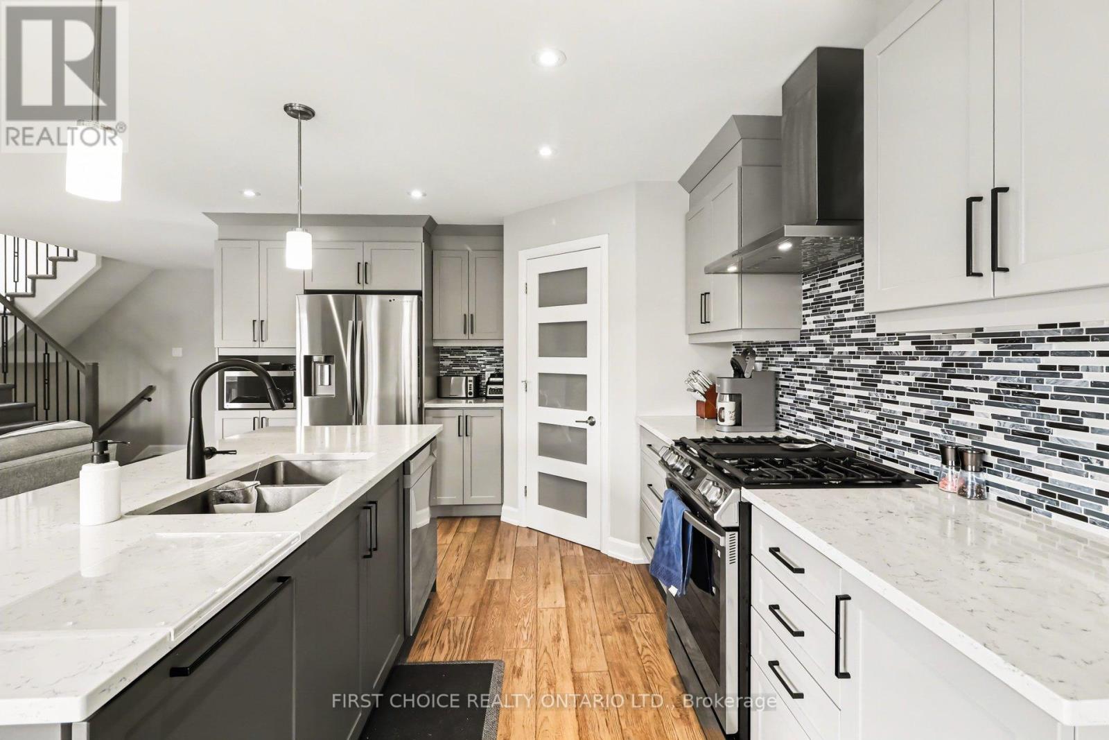 540 LUCENT STREET - 4