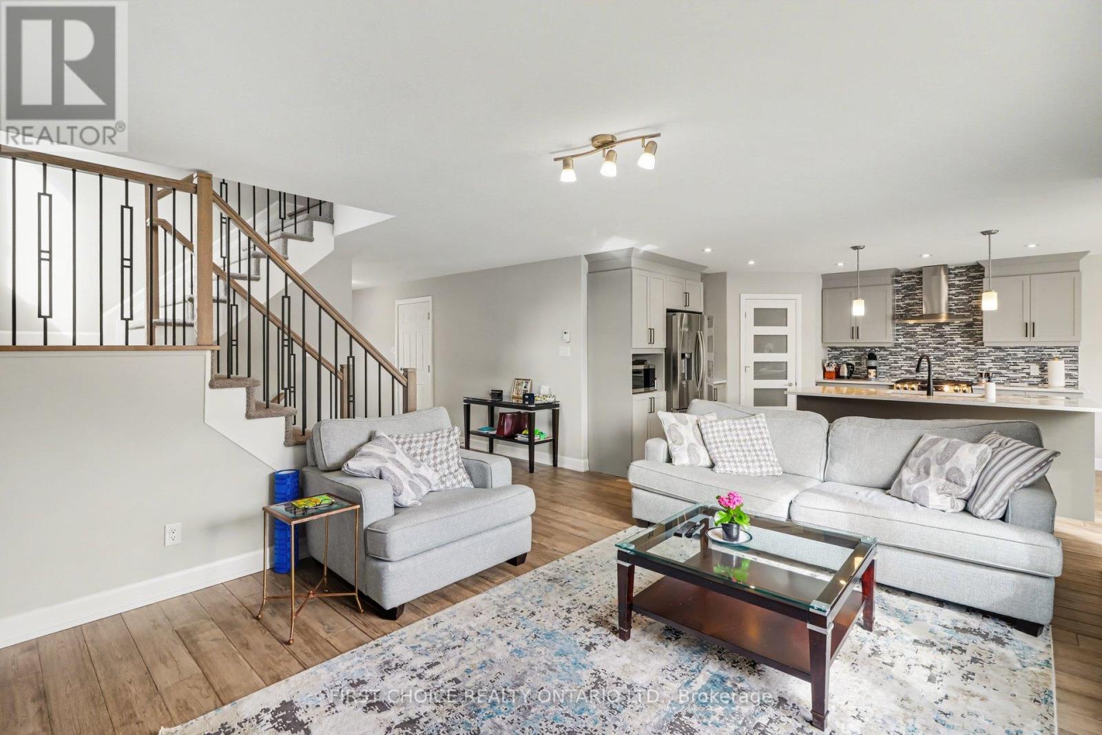 540 LUCENT STREET - 5