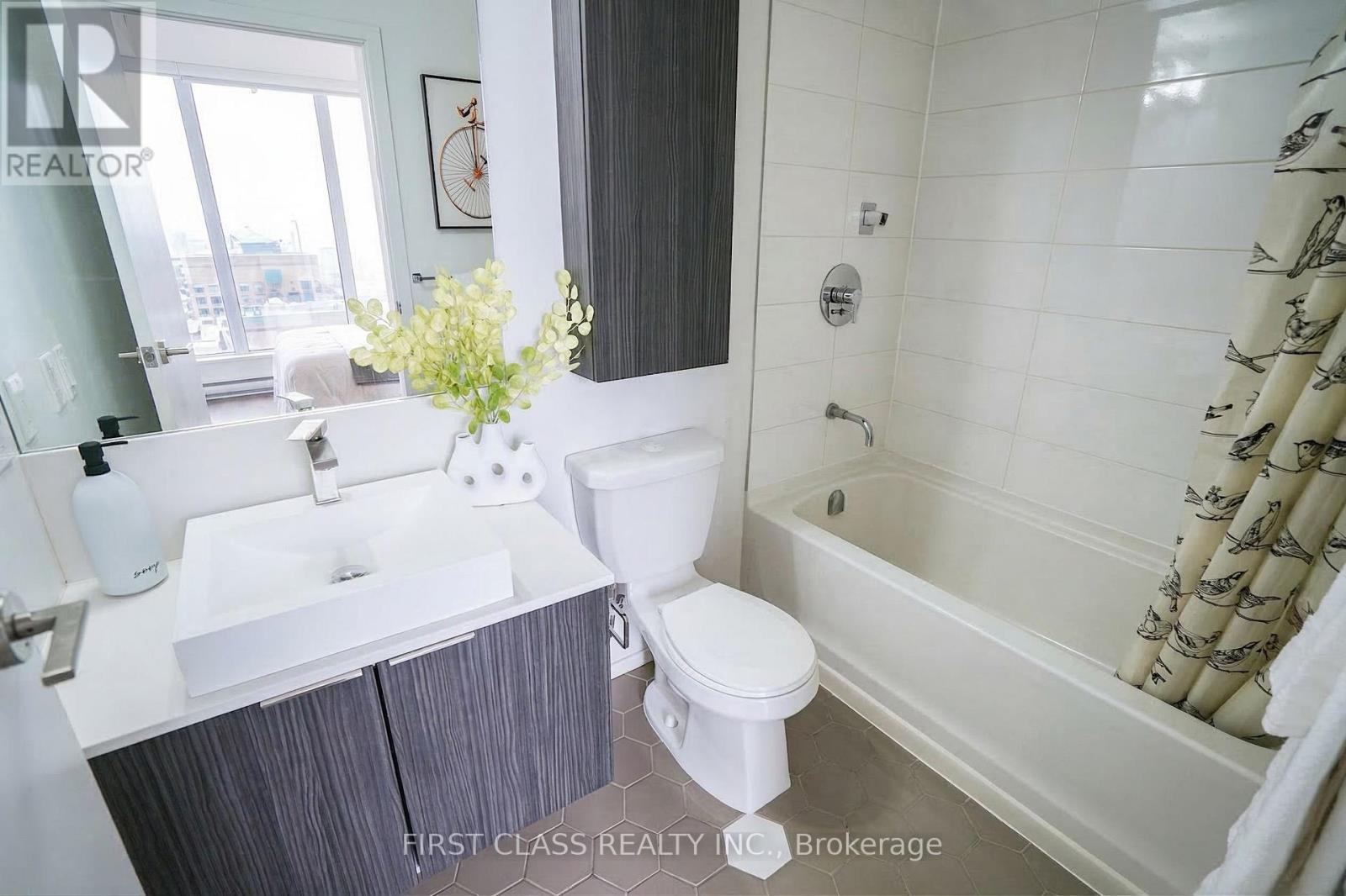 #2010 68 SHUTER STREET - 10