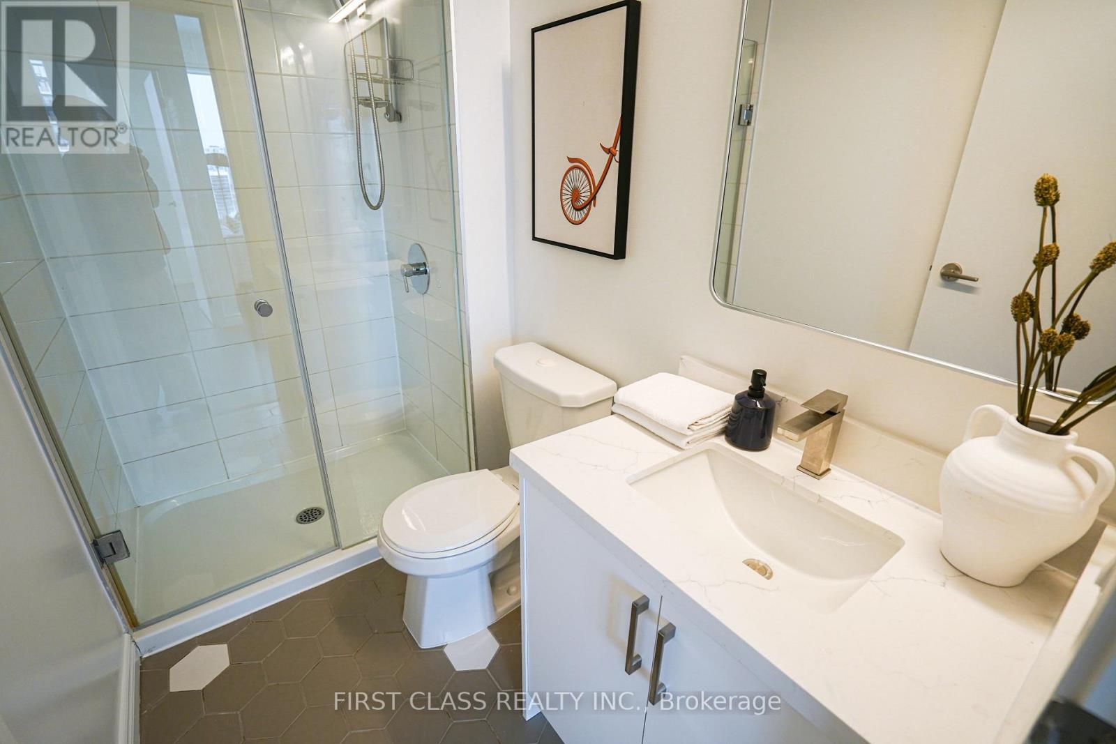 #2010 68 SHUTER STREET - 12