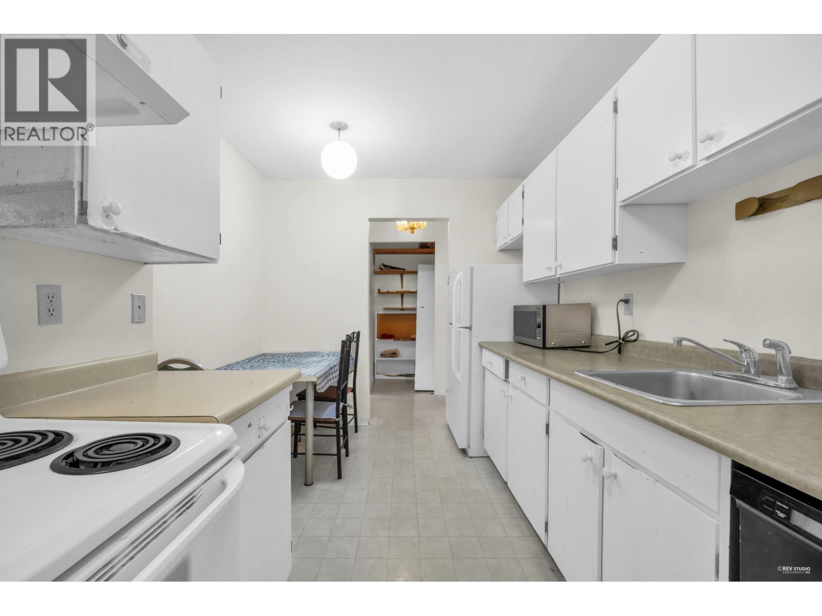 #305-8720 LANSDOWNE Road, Richmond