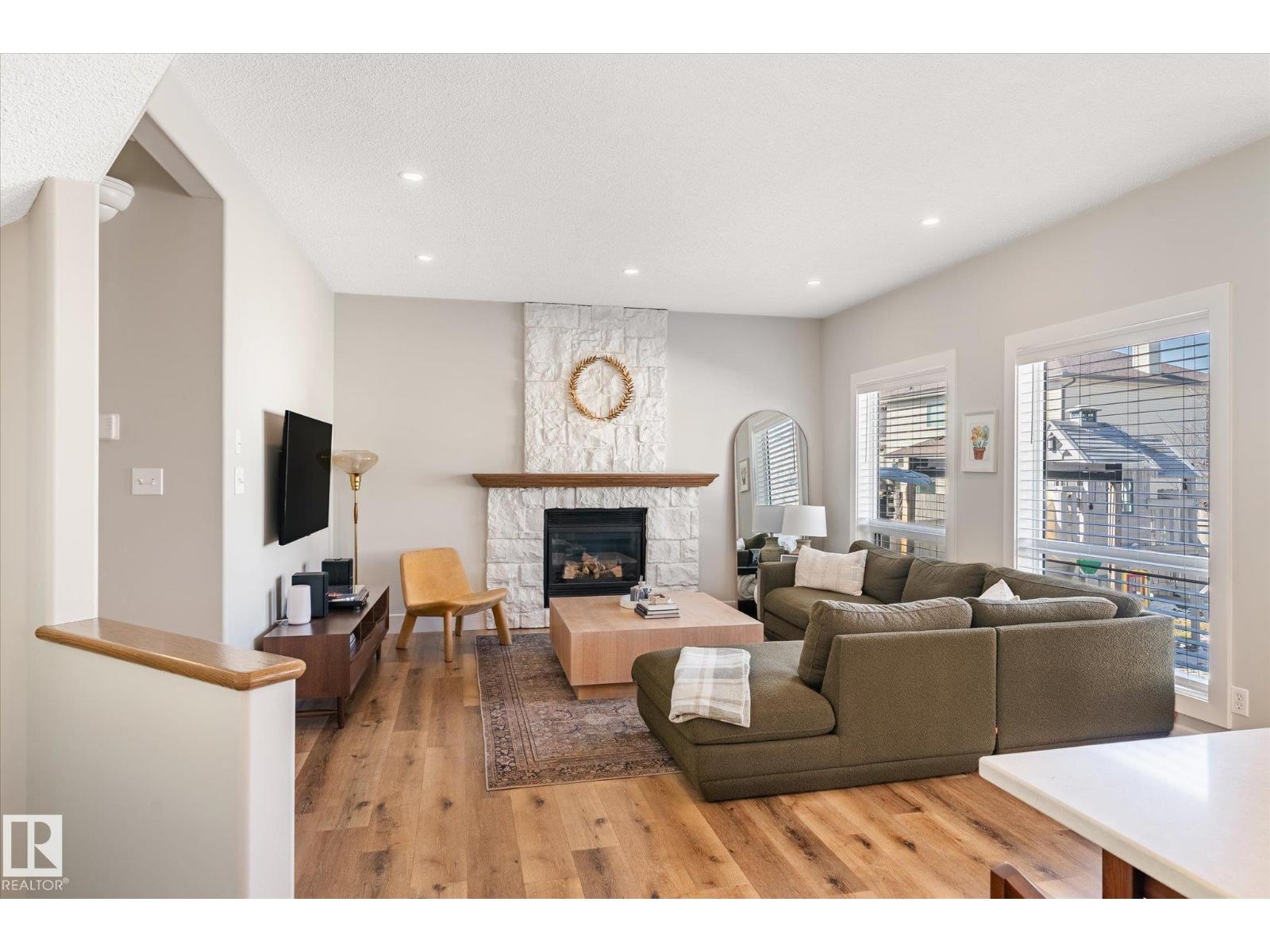 40 DUNFIELD CR, St. Albert