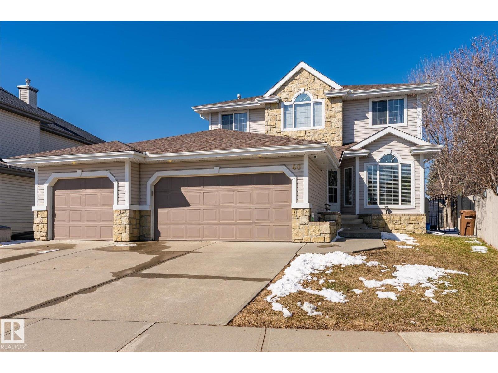 40 DUNFIELD CR, St. Albert