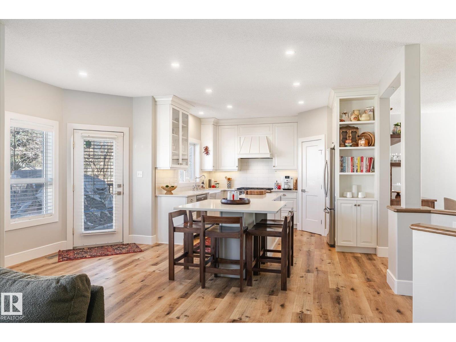 40 DUNFIELD CR, St. Albert