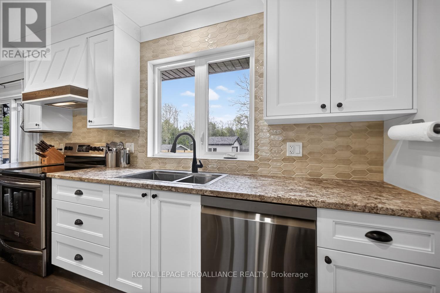 9 WILLOW DRIVE - 11