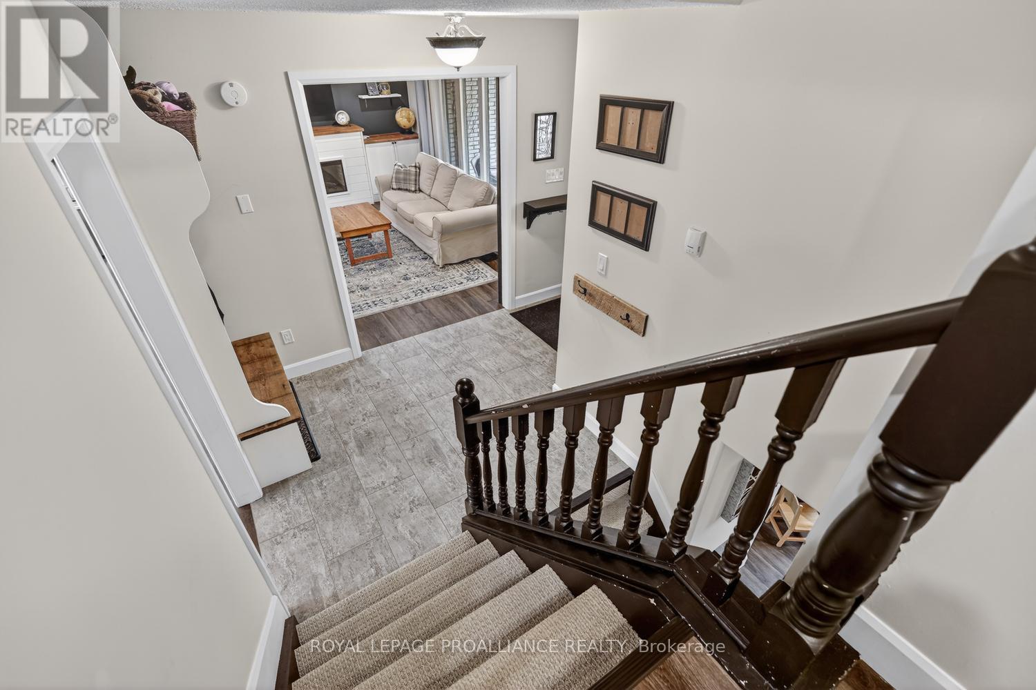 9 WILLOW DRIVE - 22