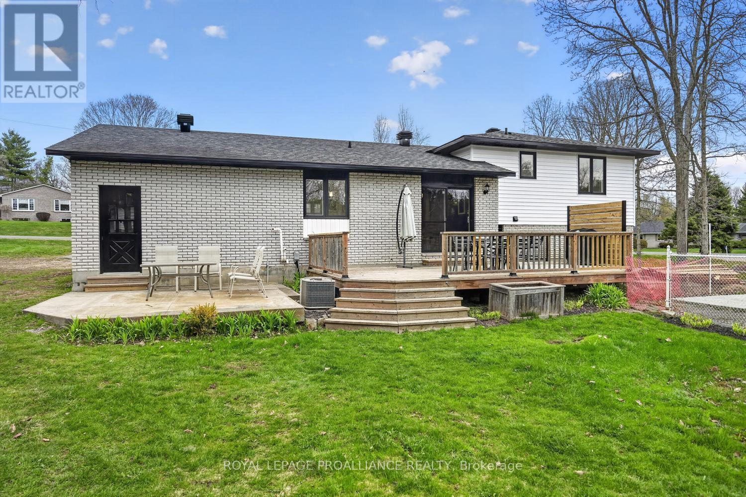 9 WILLOW DRIVE - 33
