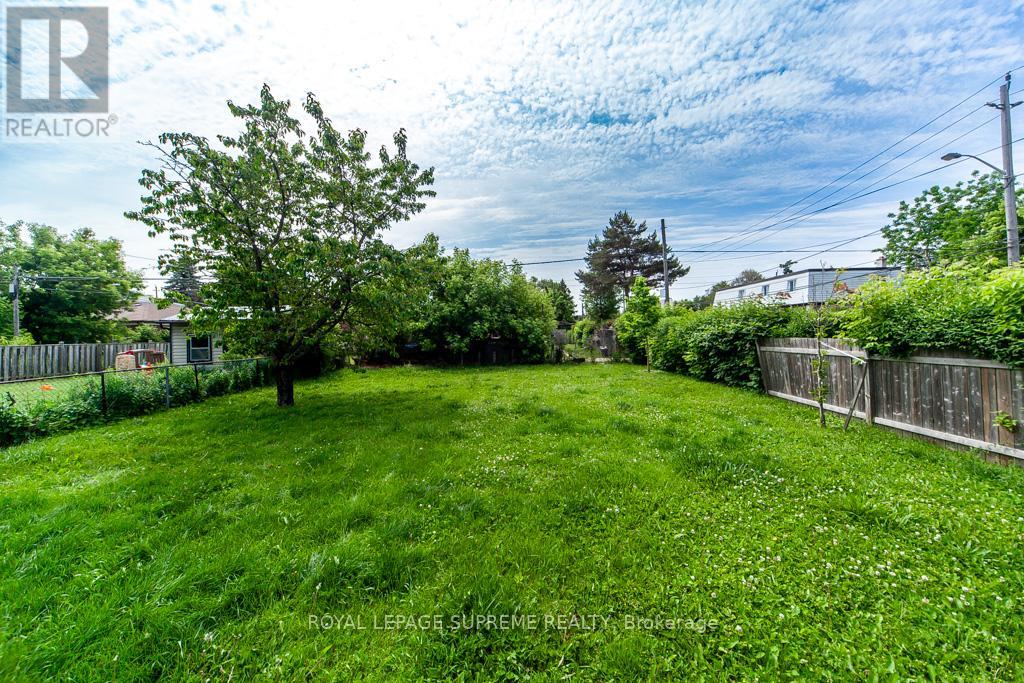 109 REGINA AVENUE - 15