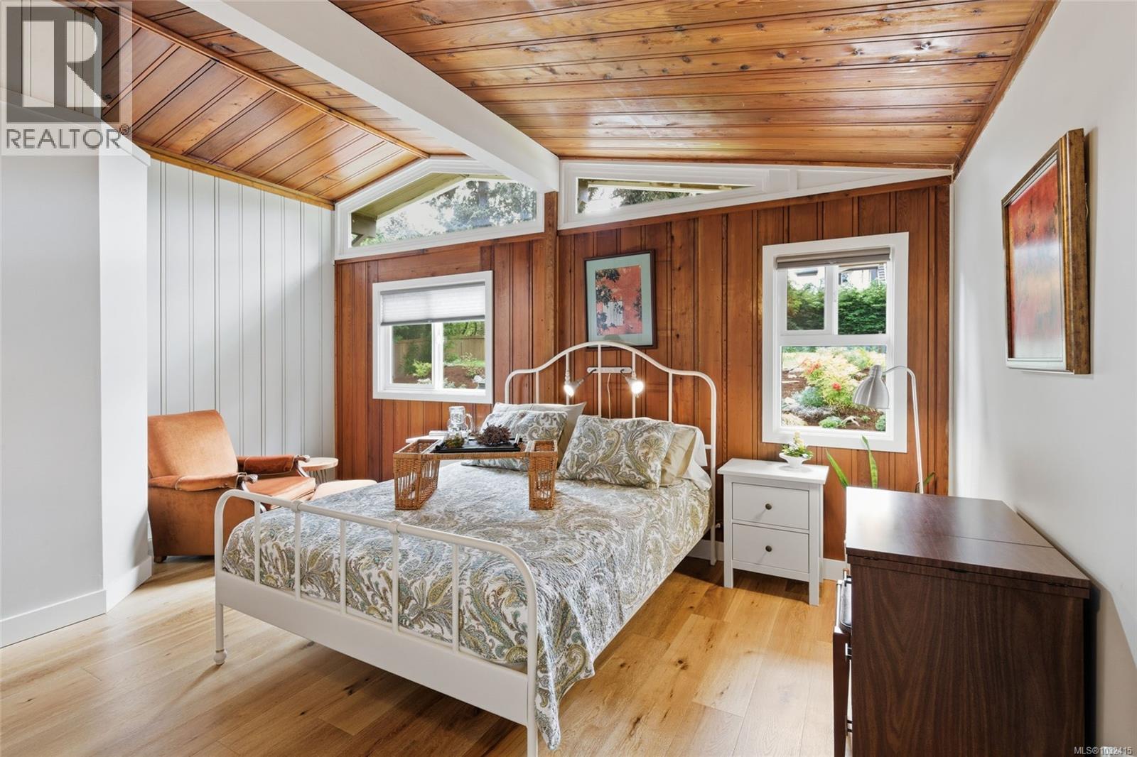 1691 Acacia Rd, Nanoose Bay