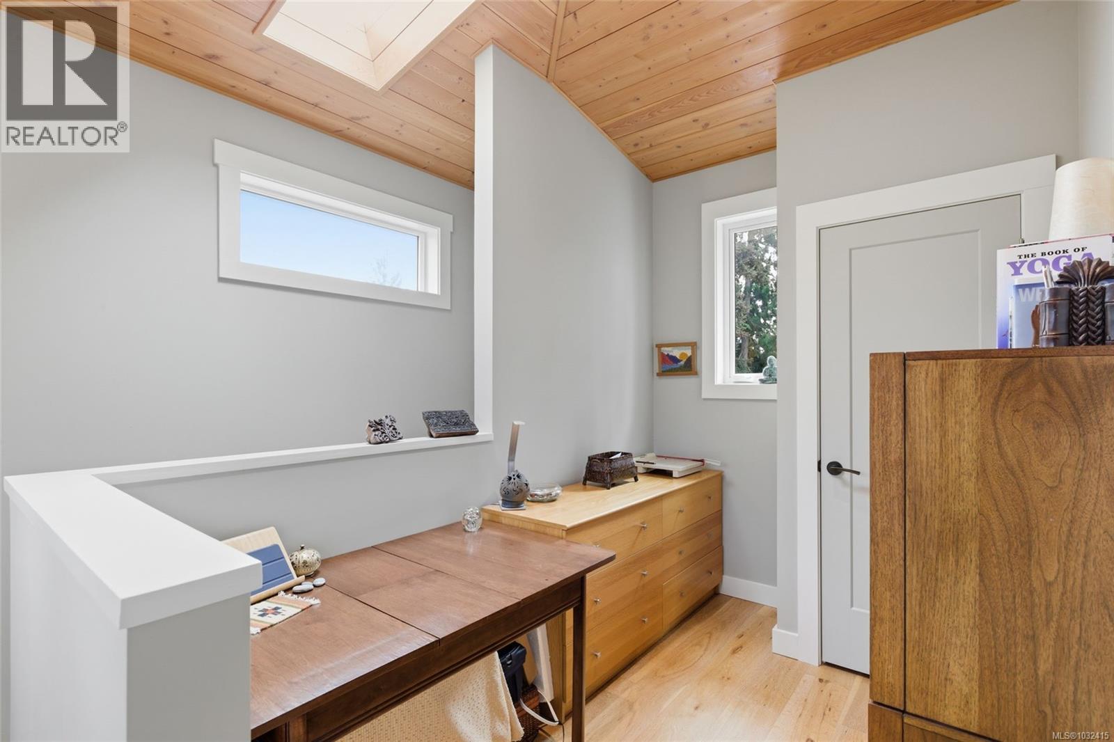 1691 Acacia Rd, Nanoose Bay