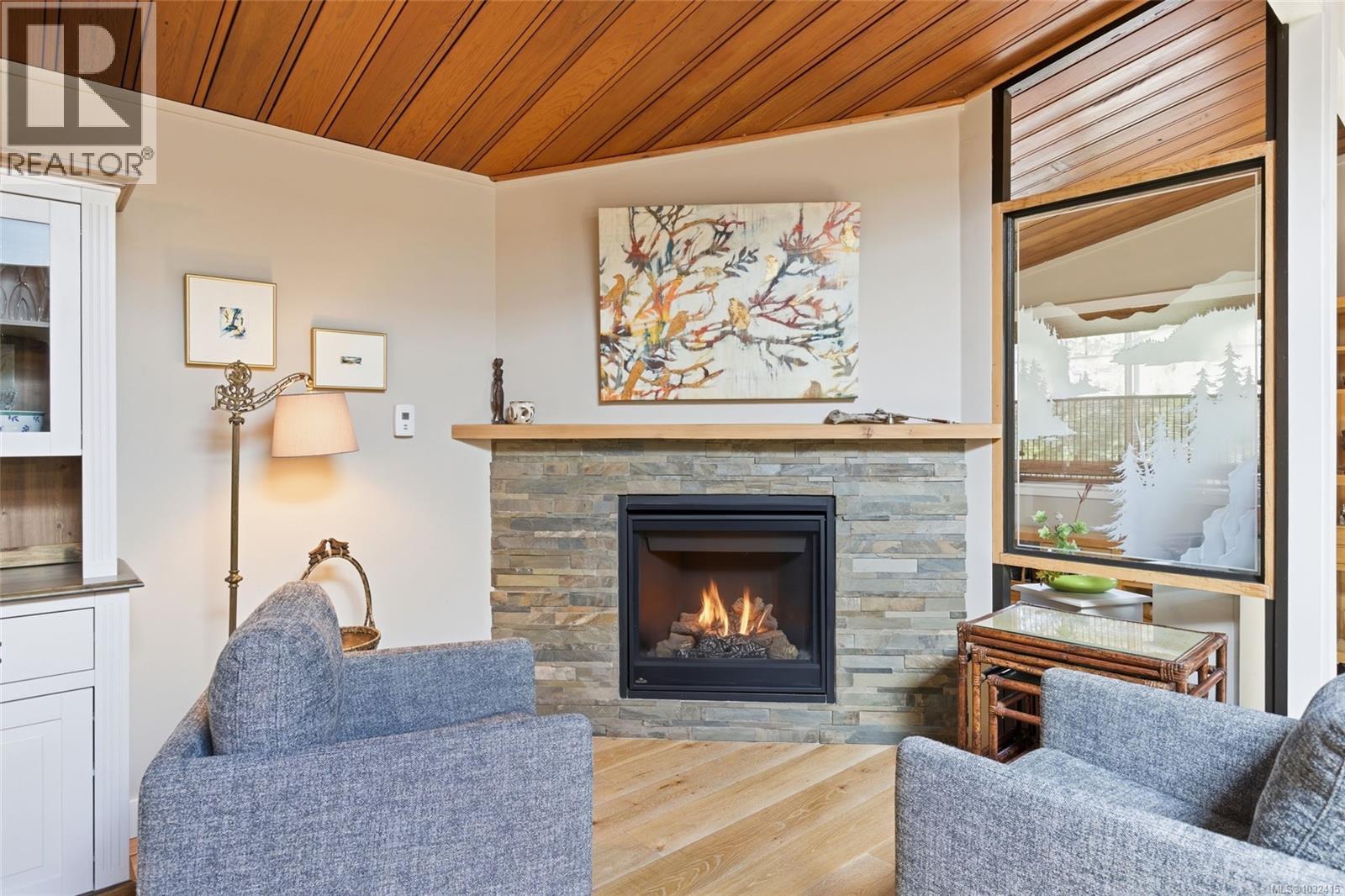 1691 Acacia Rd, Nanoose Bay