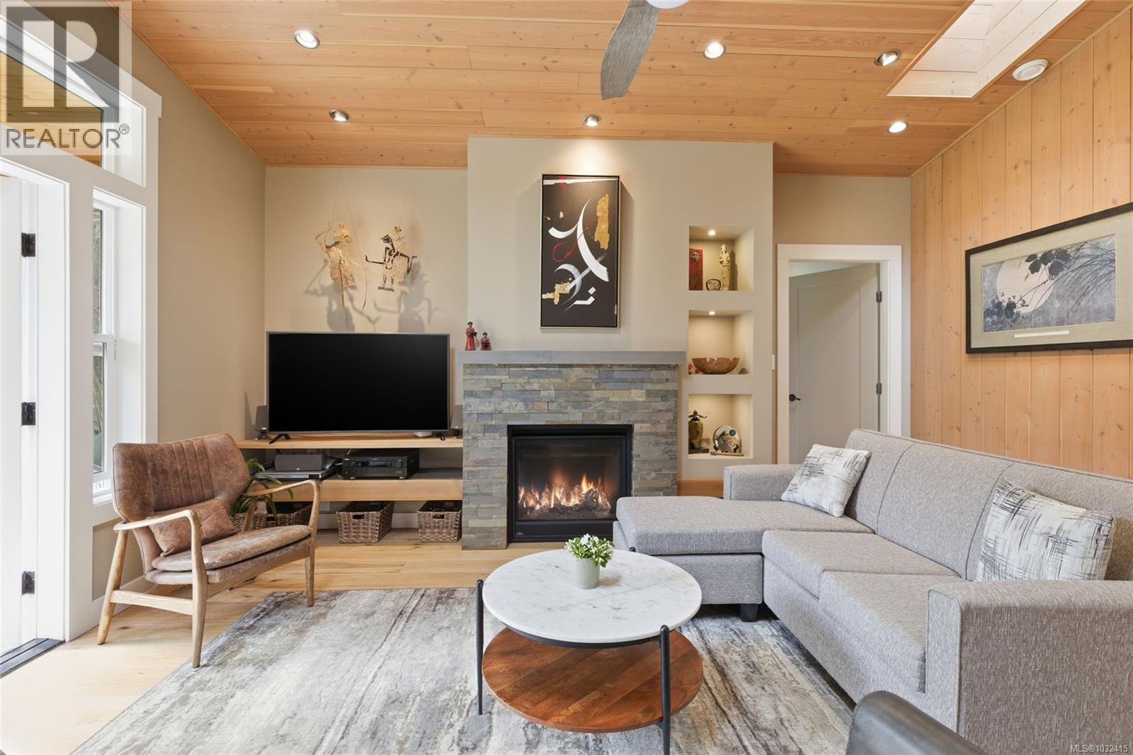 1691 Acacia Rd, Nanoose Bay