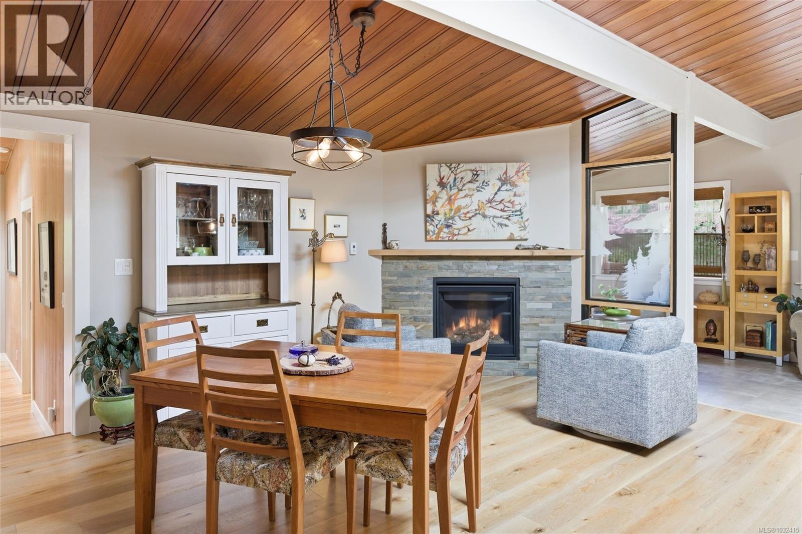 1691 Acacia Rd, Nanoose Bay