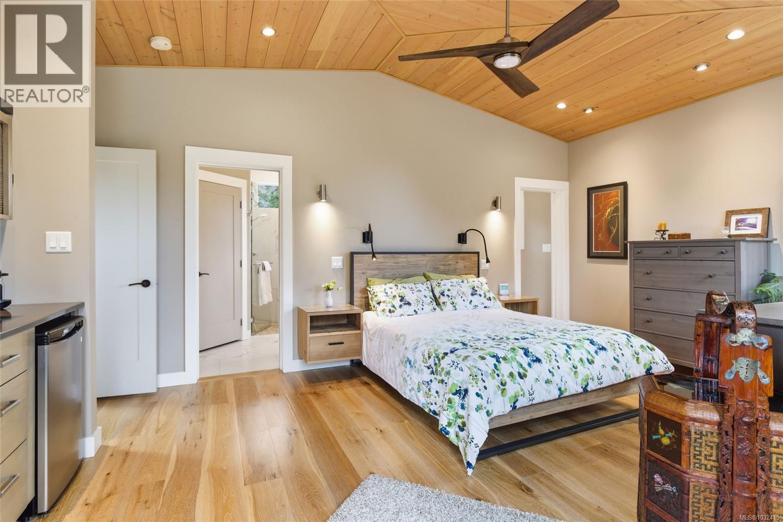 1691 Acacia Rd, Nanoose Bay