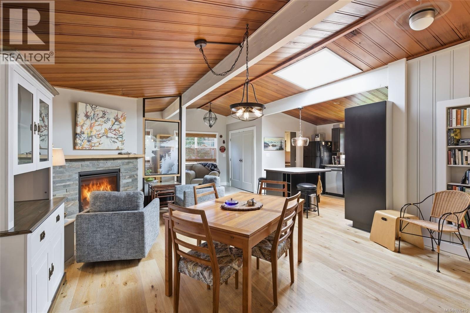 1691 Acacia Rd, Nanoose Bay