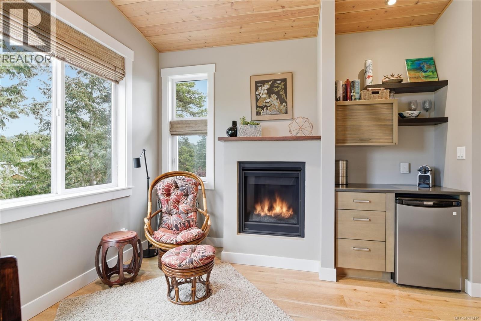 1691 Acacia Rd, Nanoose Bay