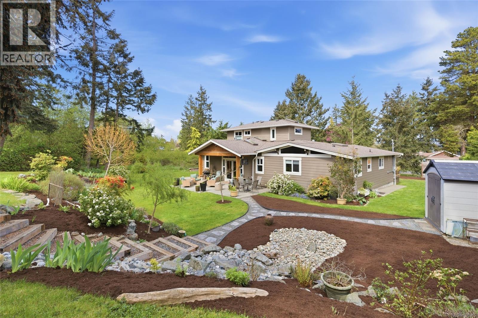 1691 Acacia Rd, Nanoose Bay