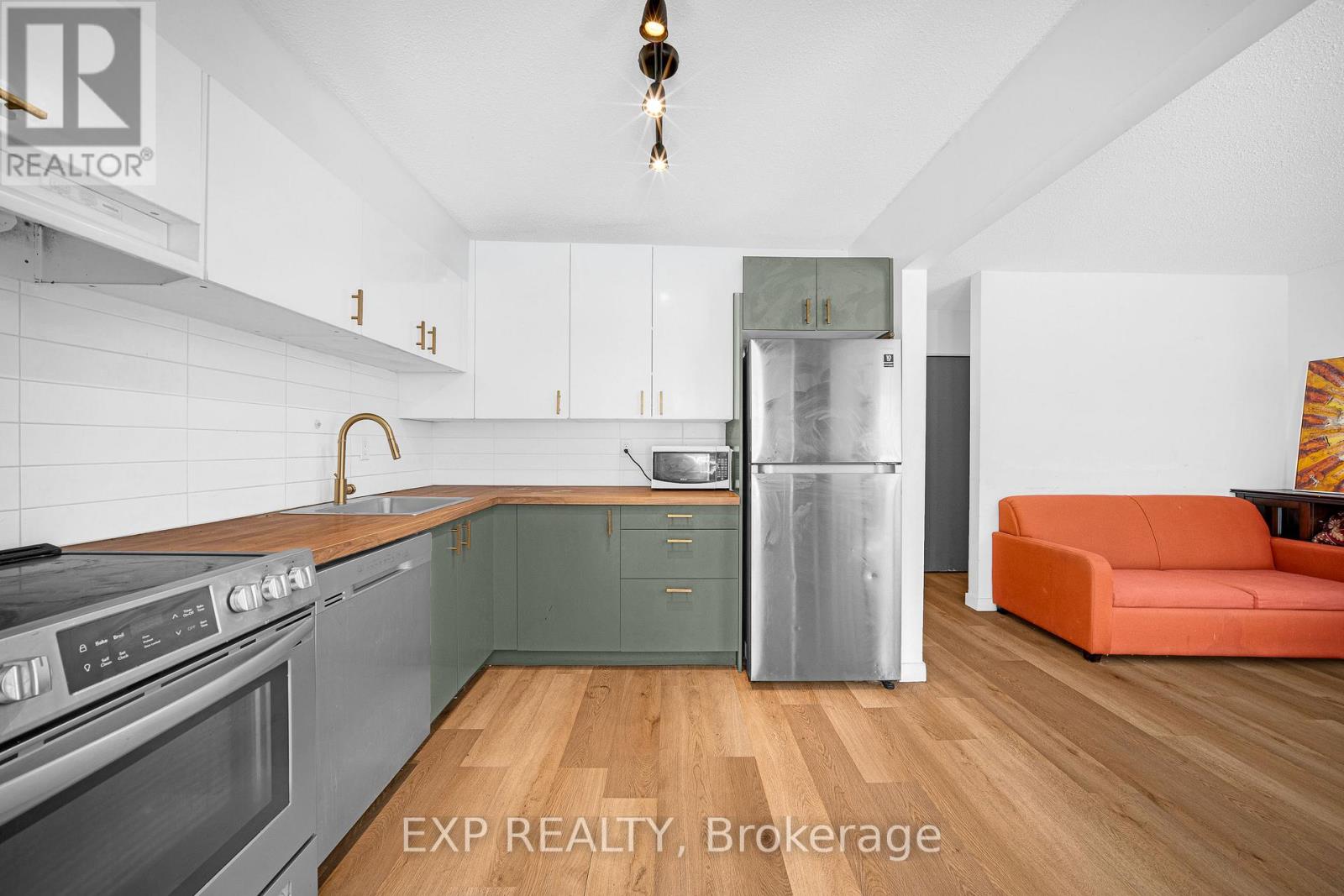 #11K 2080 OGILVIE ROAD - 8