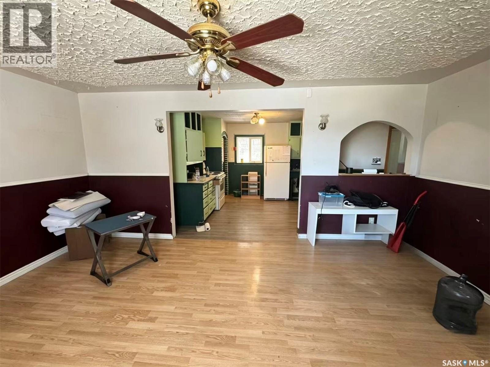 453 VANCOUVER AVENUE S - Image 3