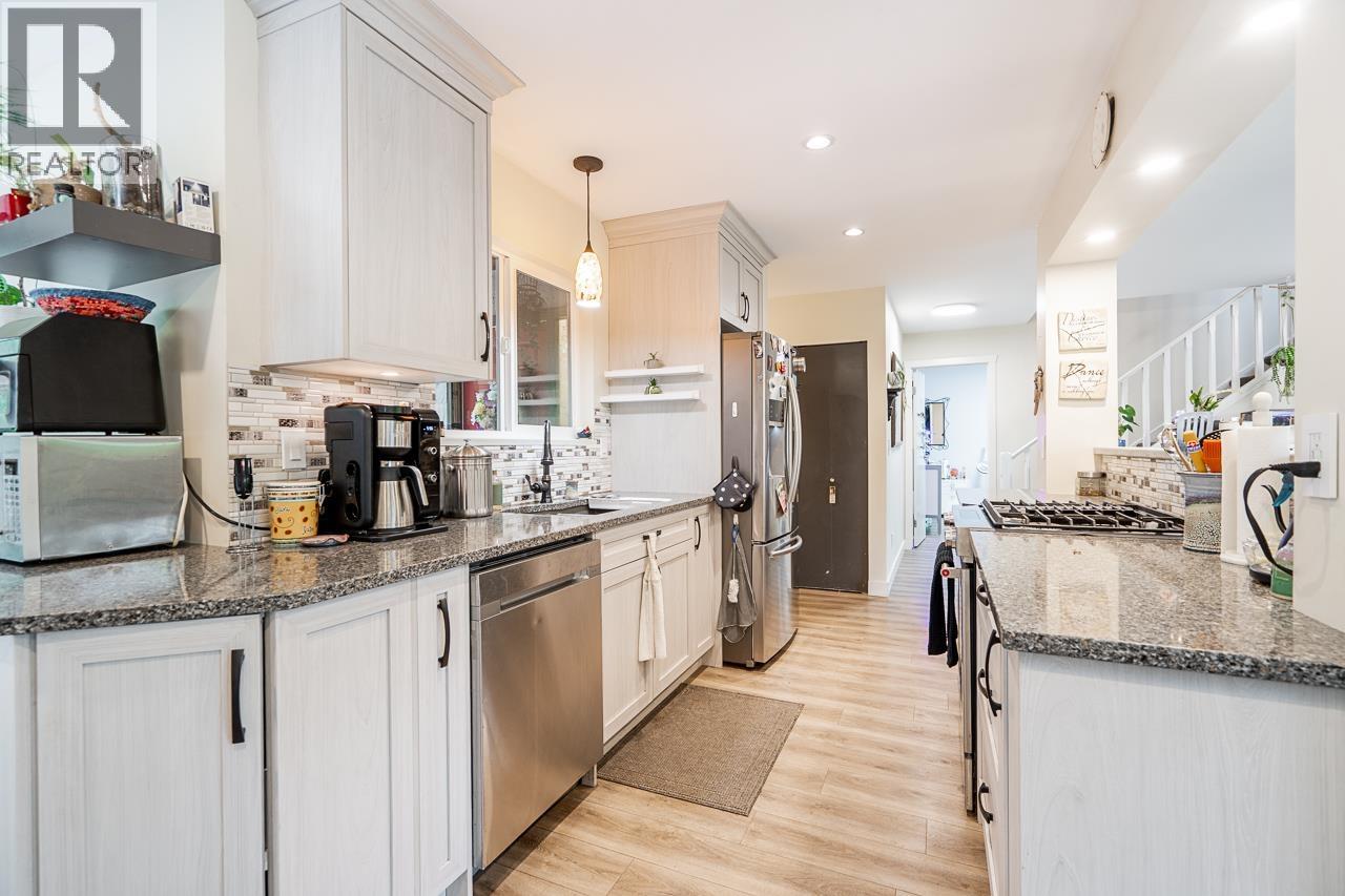 101F 3655 SHAUGHNESSY STREET, Port Coquitlam