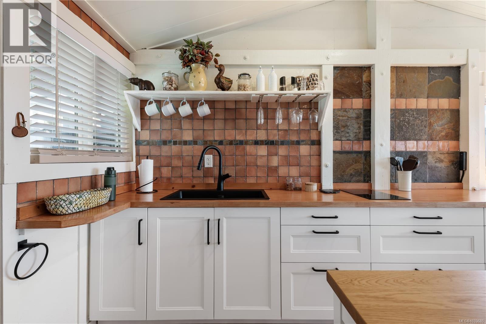 12 8895 West Coast Rd, Sooke