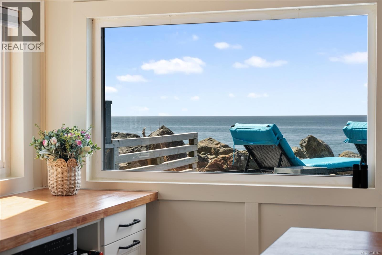 12 8895 West Coast Rd, Sooke